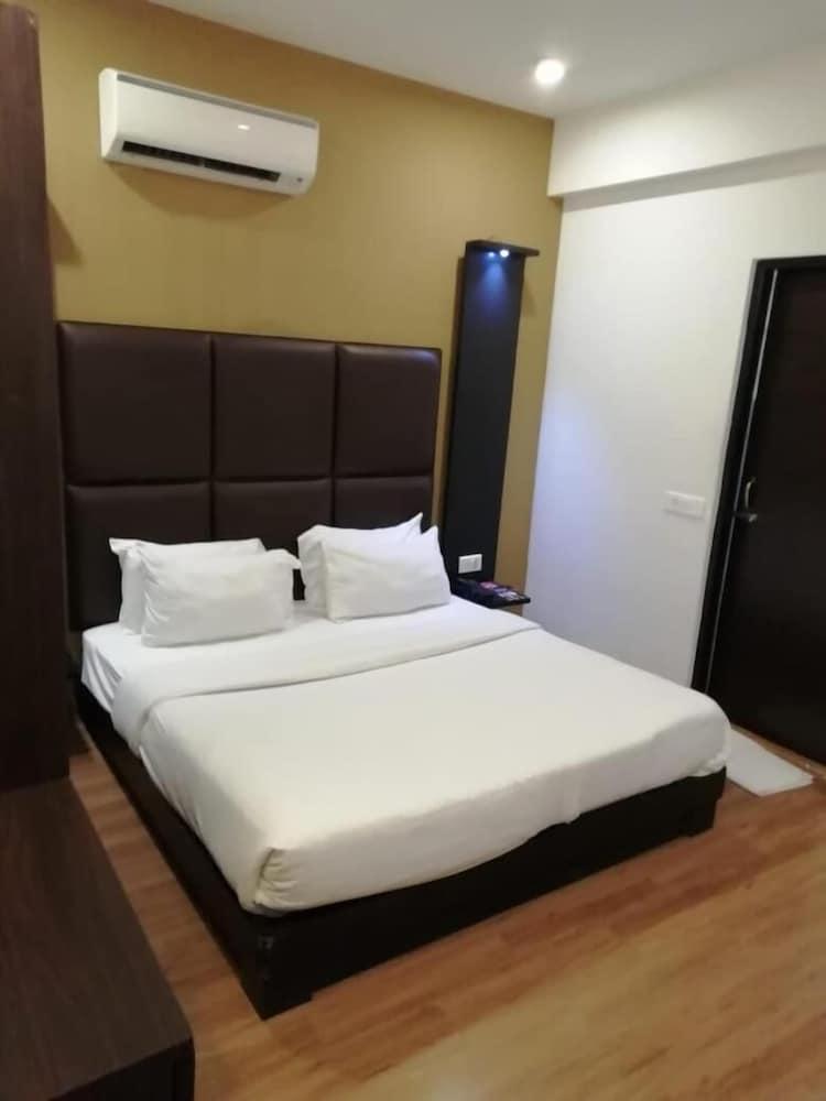 Sinq Beach Resort Calangute Buitenkant foto