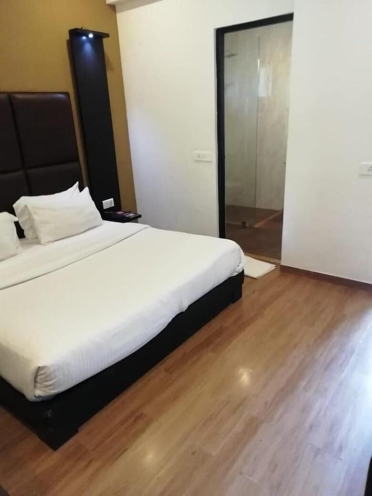 Sinq Beach Resort Calangute Buitenkant foto
